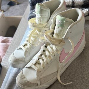 Nike Women's High-Top Sneakers - White and Pink